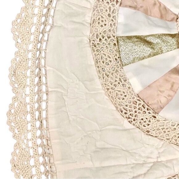 Vintage Quilted Lame Patch Crochet Trim Round Spilt Tie Tree Skirt Handmade - Picture 15 of 16